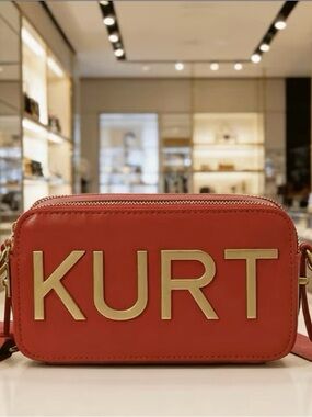 Kurt Crossbody/Camera Bag